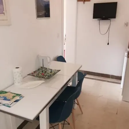 Mate Apartment *
